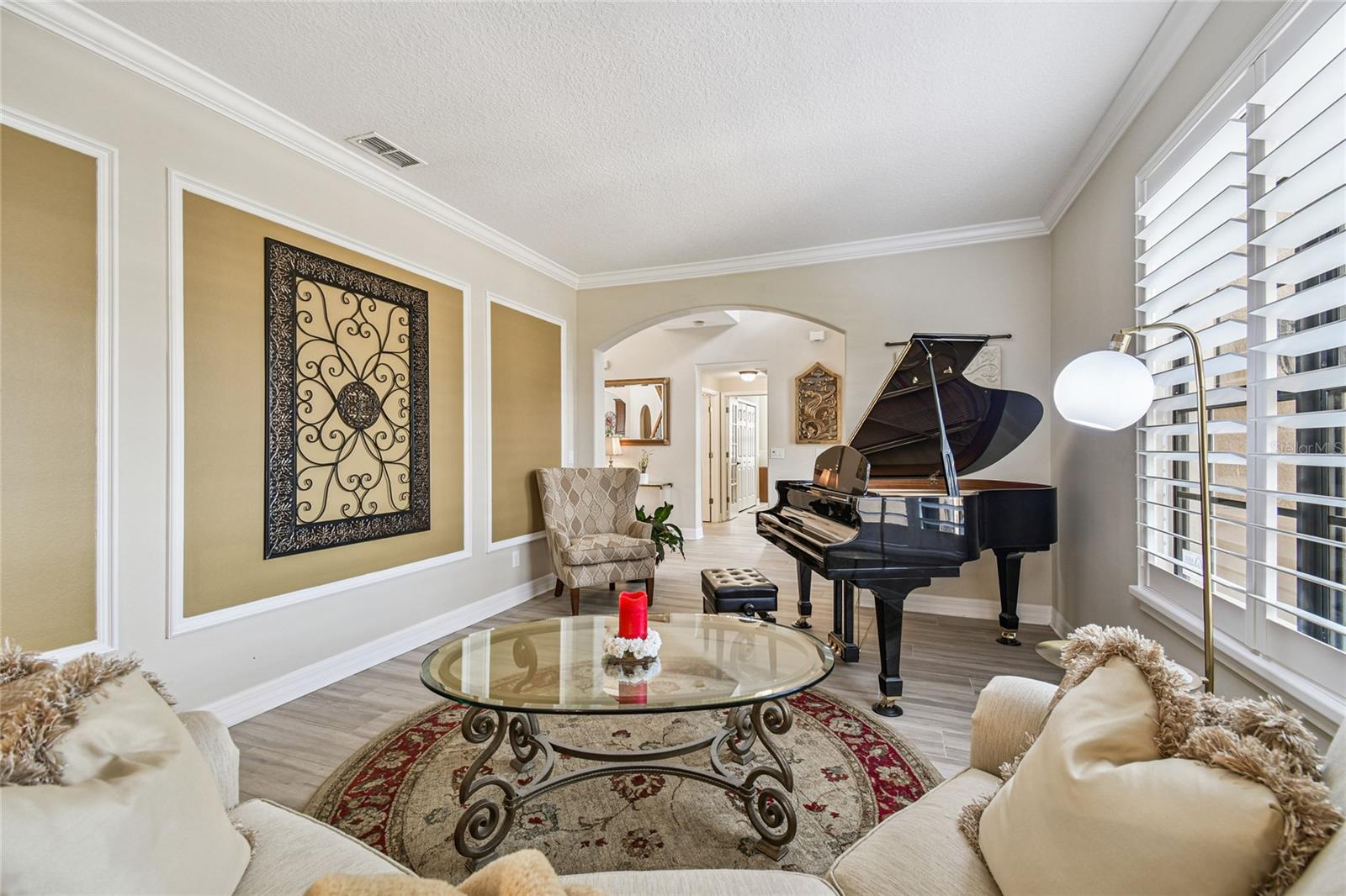 Listing photo id 14 for 3800 Ivydale Court