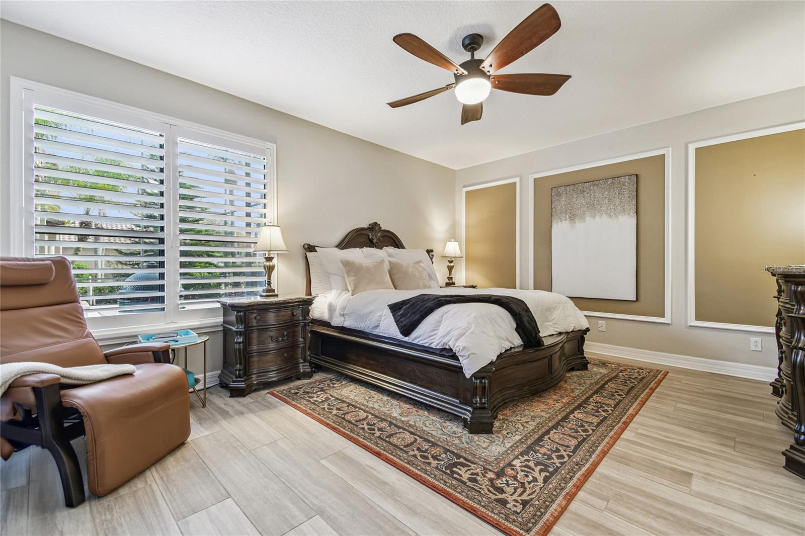 Listing photo id 17 for 3800 Ivydale Court