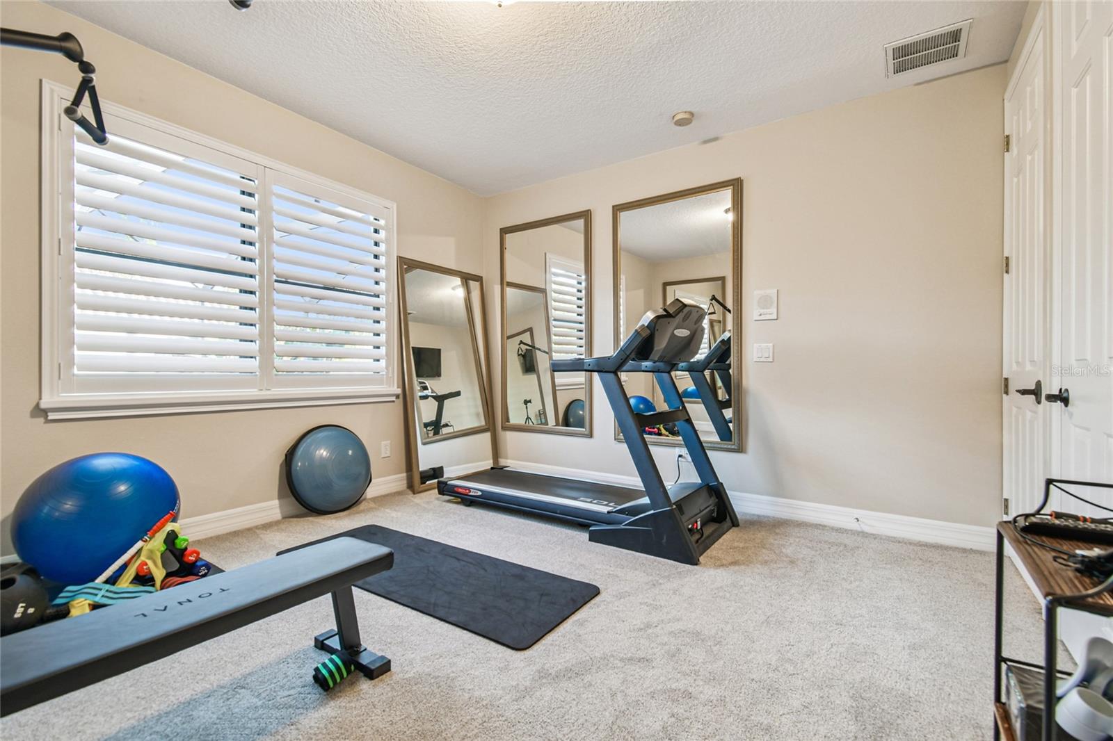 Listing photo id 30 for 3800 Ivydale Court