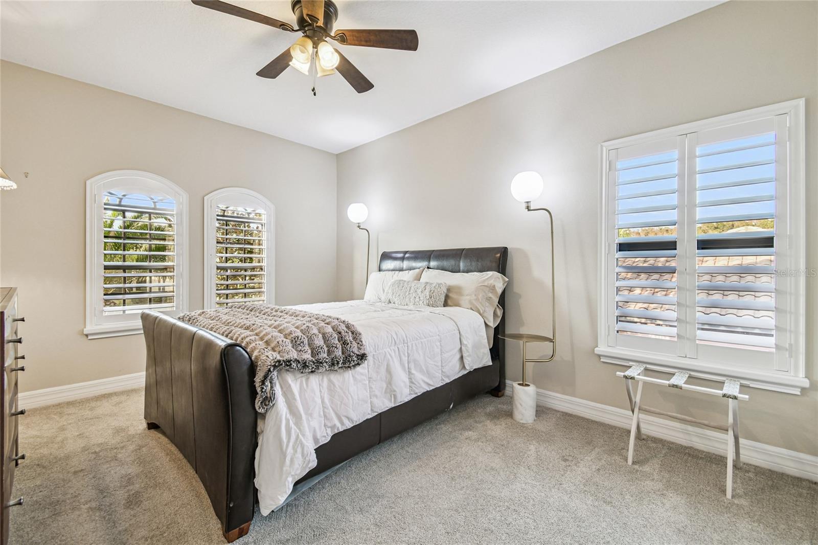 Listing photo id 36 for 3800 Ivydale Court