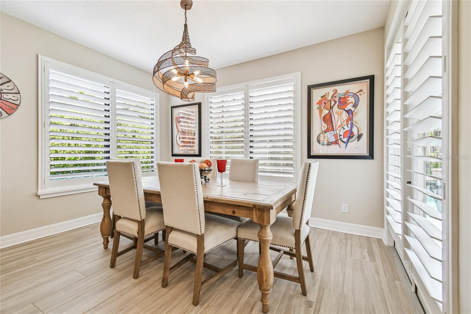 Listing photo id 6 for 3800 Ivydale Court