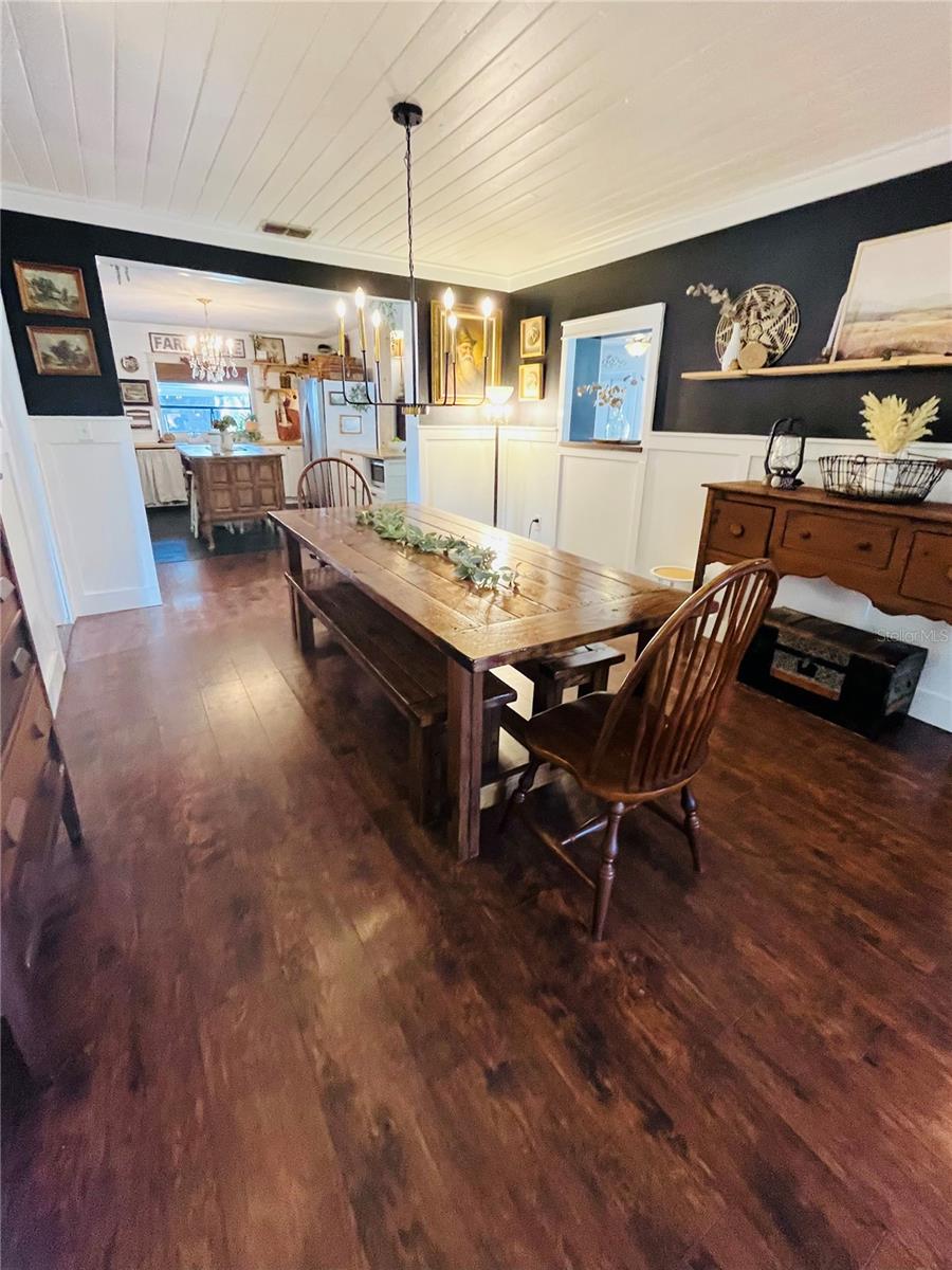 Image 11 of 49 For 16084 Stur Street