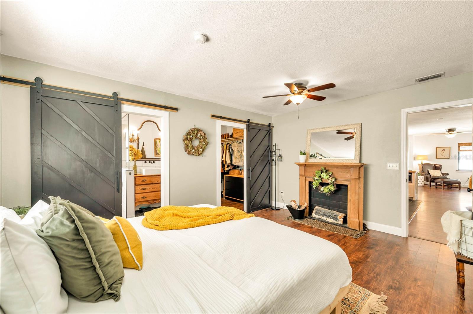 Image 21 of 49 For 16084 Stur Street