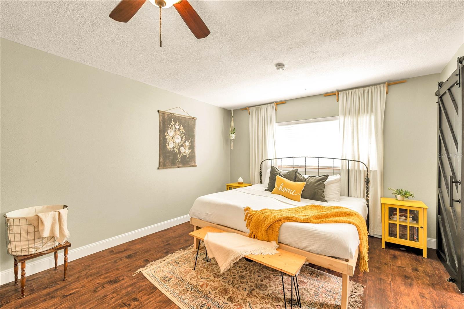 Image 22 of 49 For 16084 Stur Street