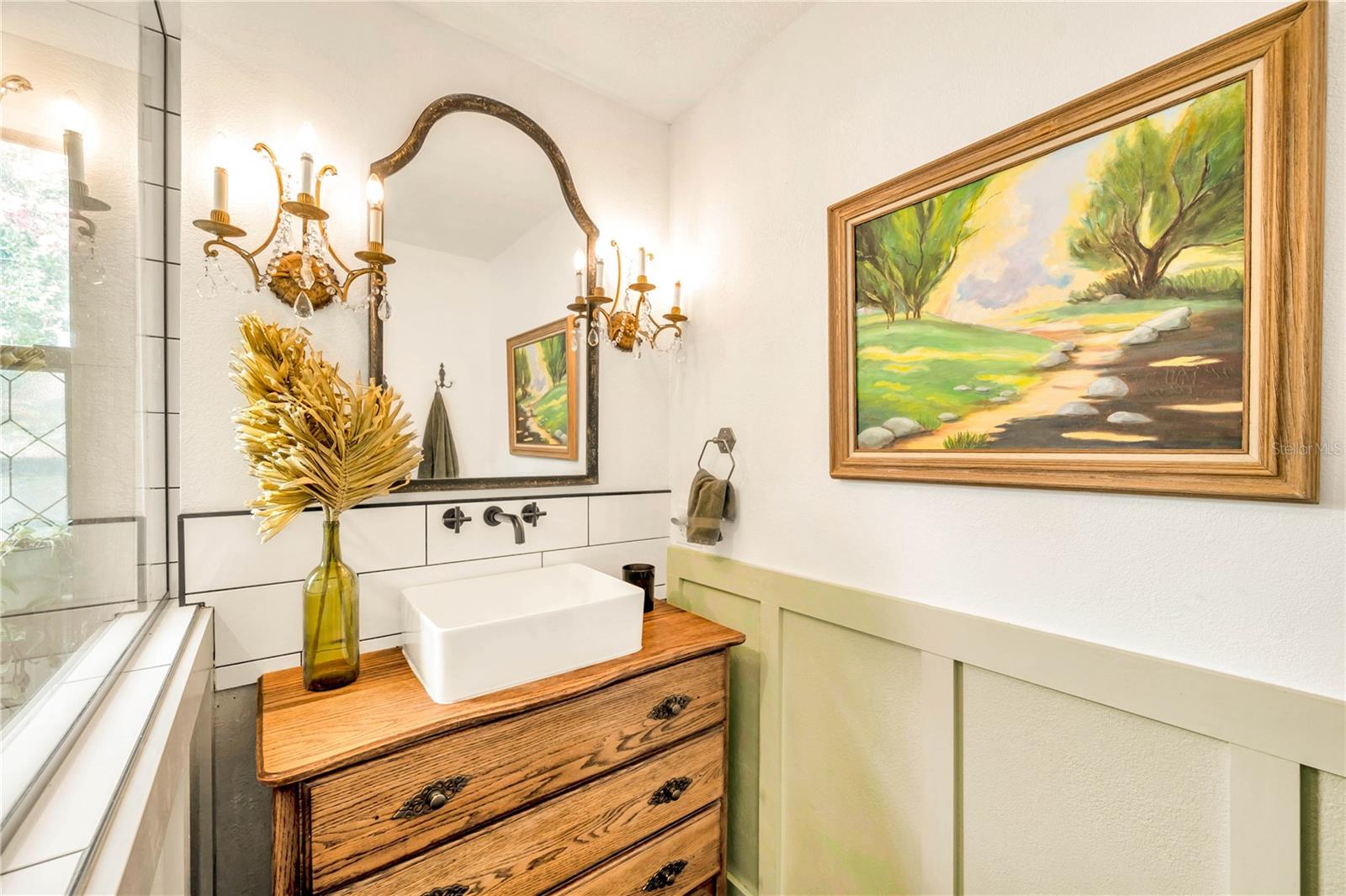 Image 24 of 49 For 16084 Stur Street