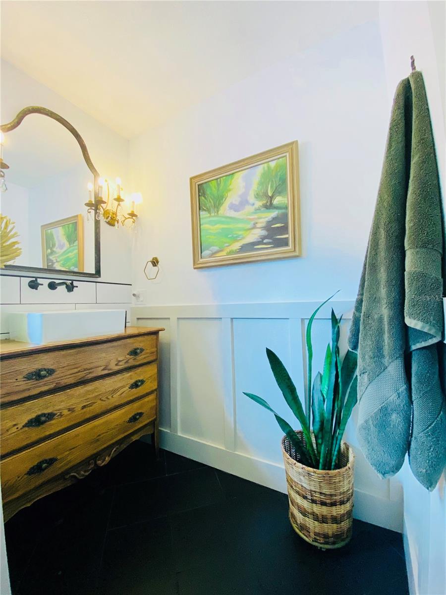 Image 27 of 49 For 16084 Stur Street