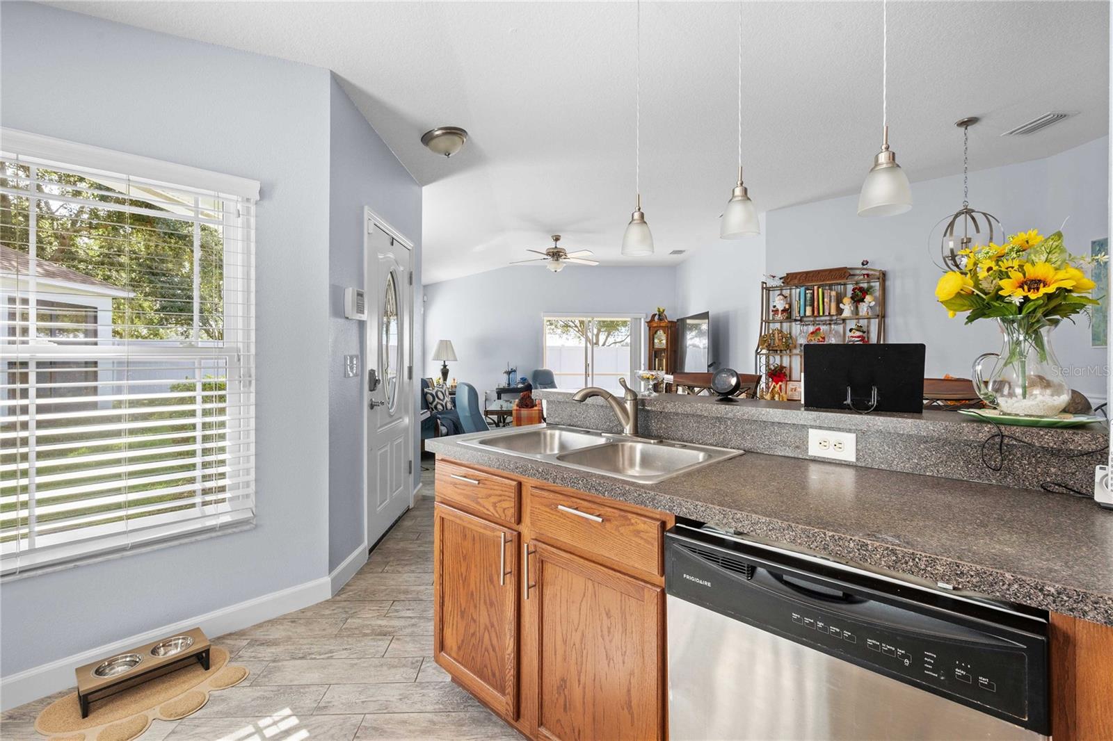 Image 10 of 30 For 5649 Autumn Shire Drive