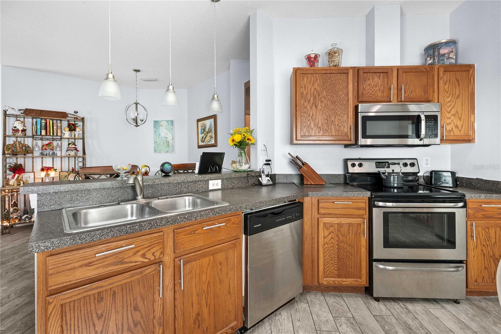 Image 12 of 30 For 5649 Autumn Shire Drive