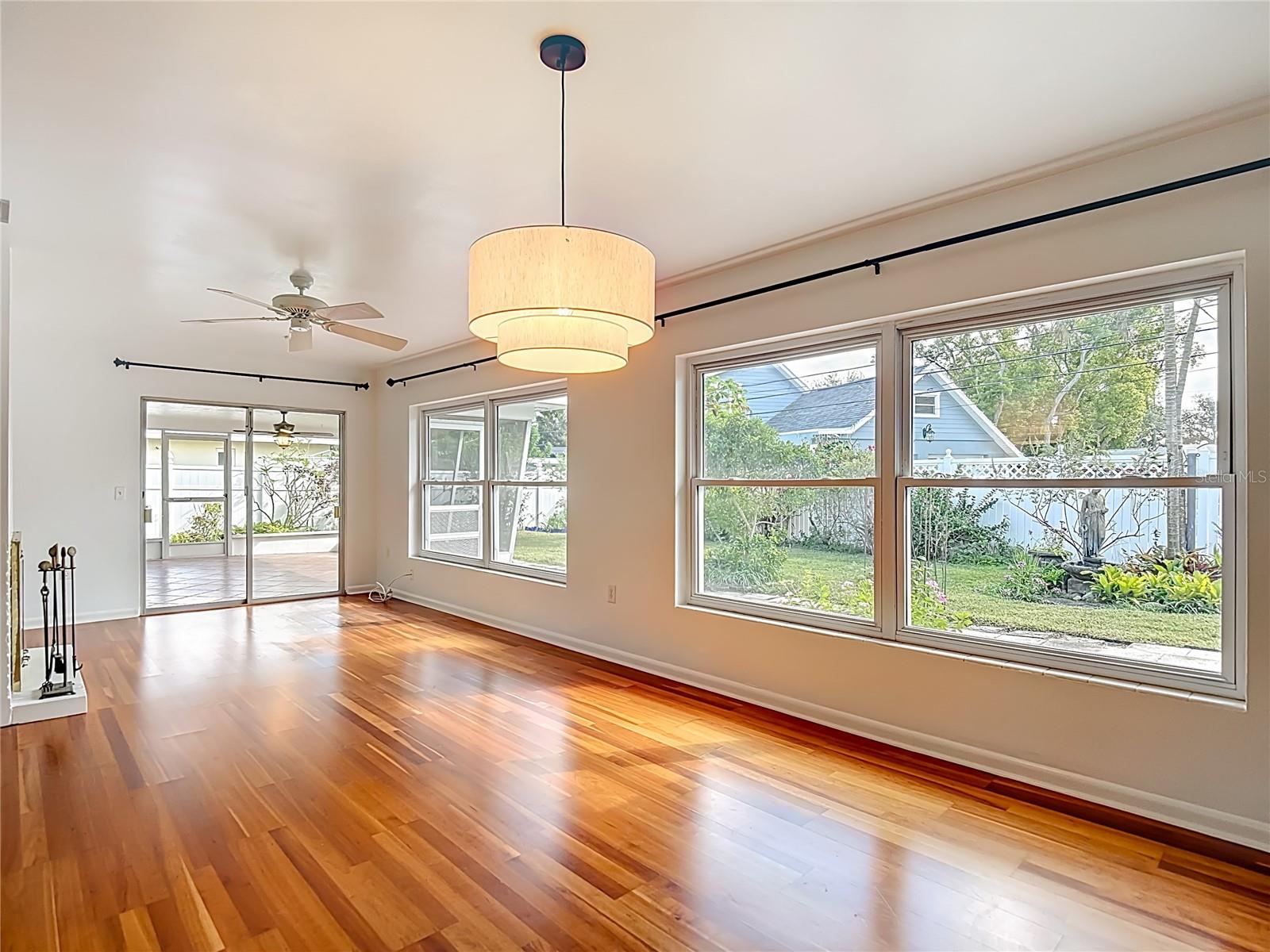 Image 10 of 57 For 1133 Burke Avenue