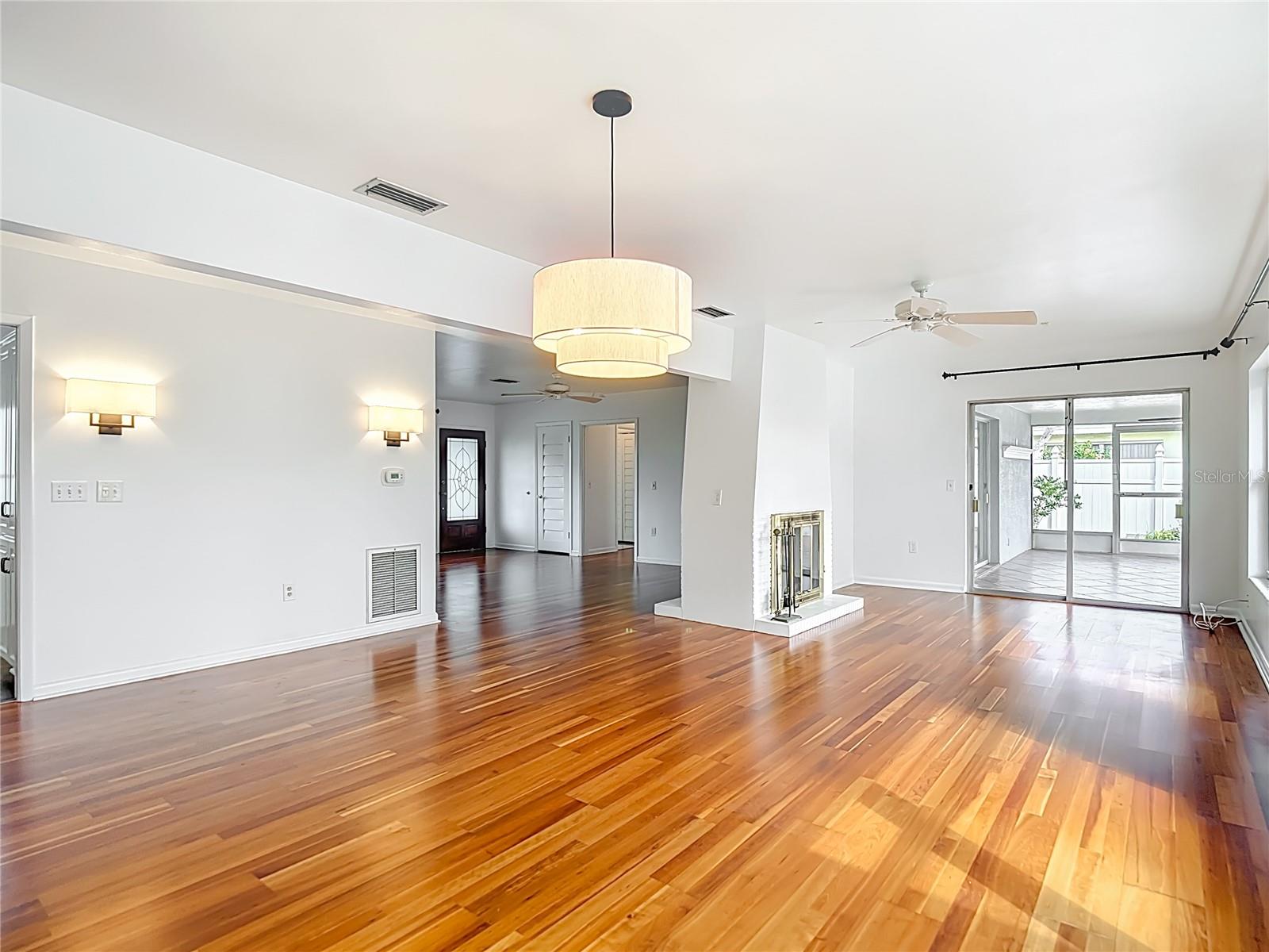 Image 11 of 57 For 1133 Burke Avenue