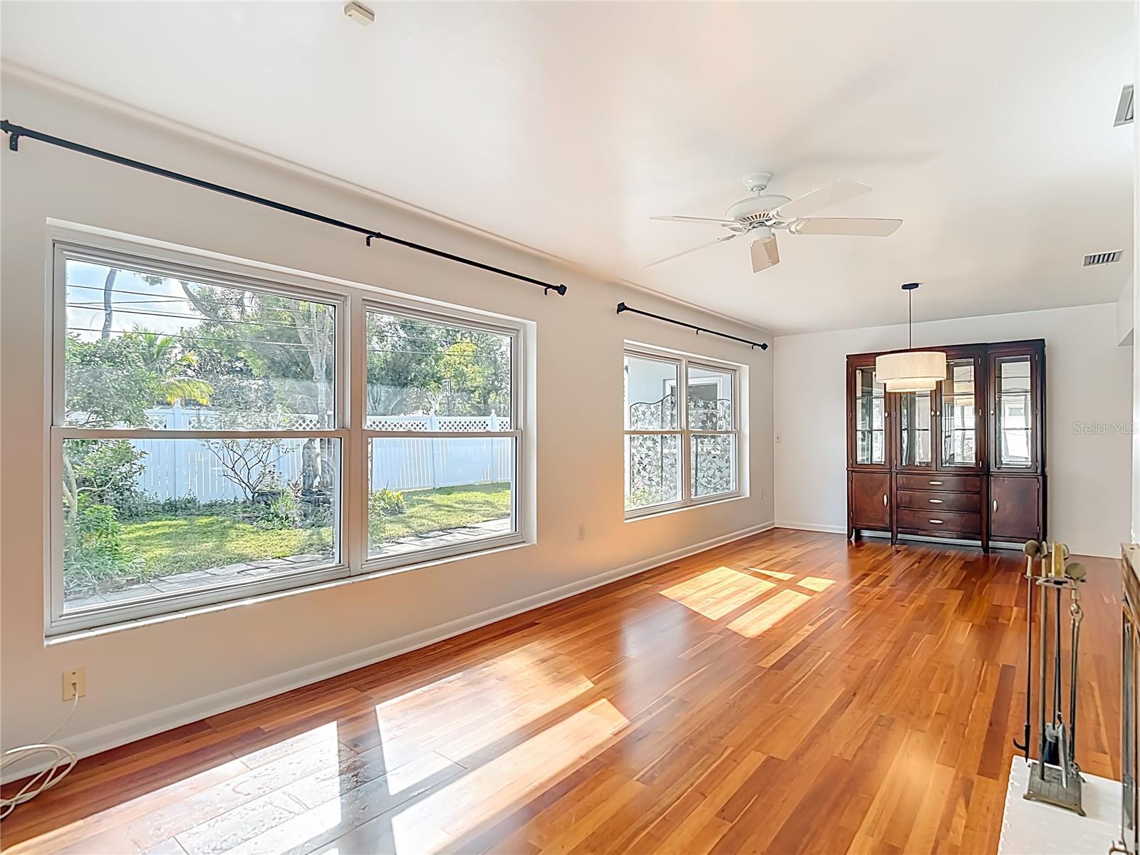 Image 13 of 57 For 1133 Burke Avenue