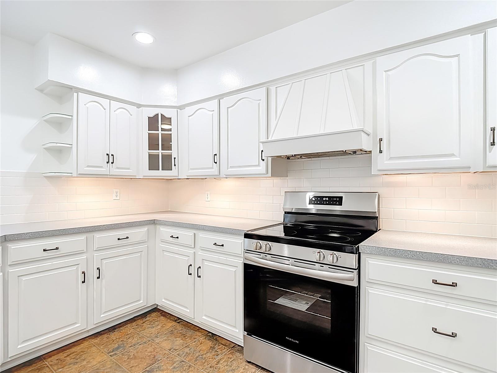 Image 15 of 57 For 1133 Burke Avenue