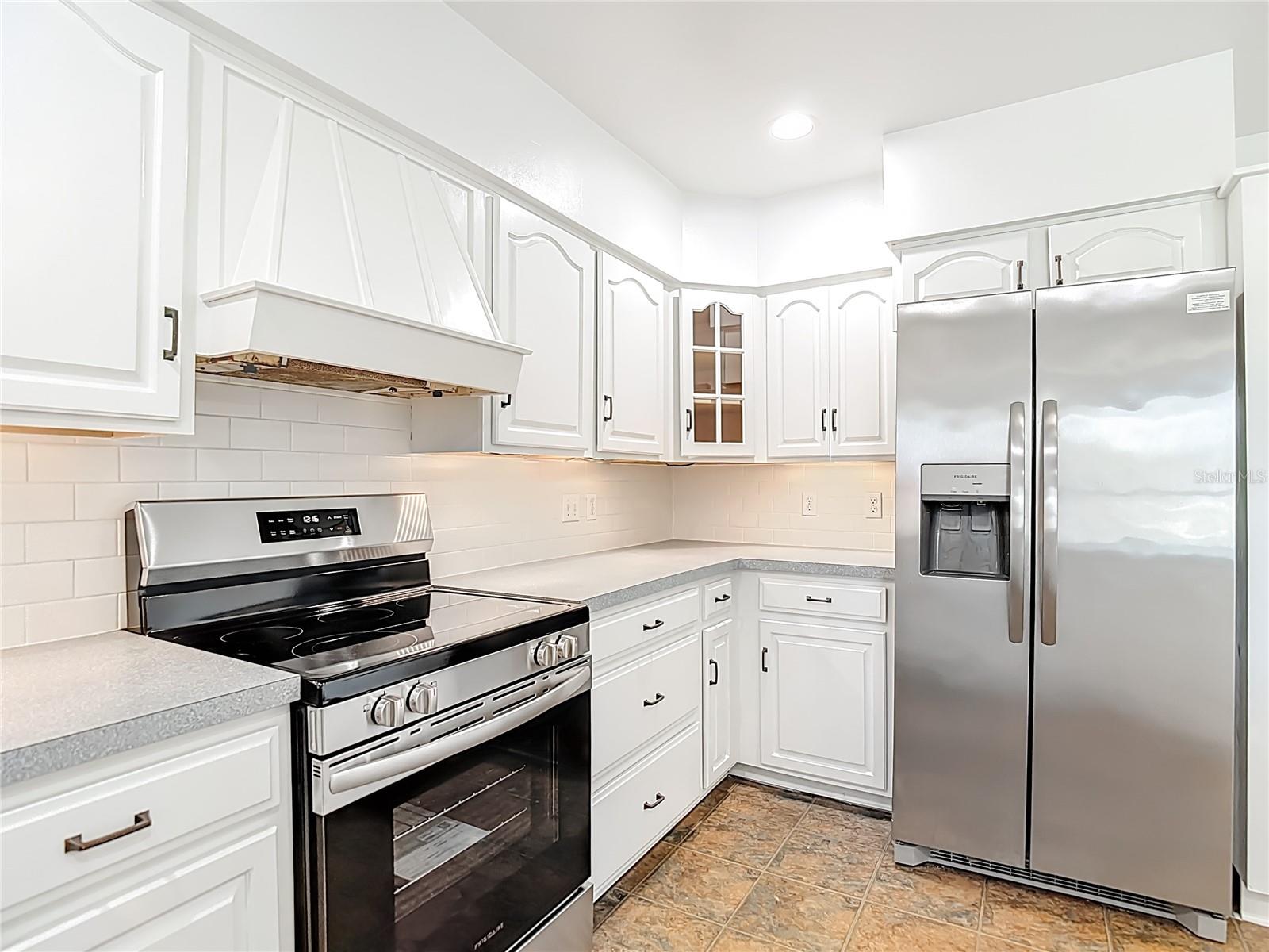 Image 16 of 57 For 1133 Burke Avenue