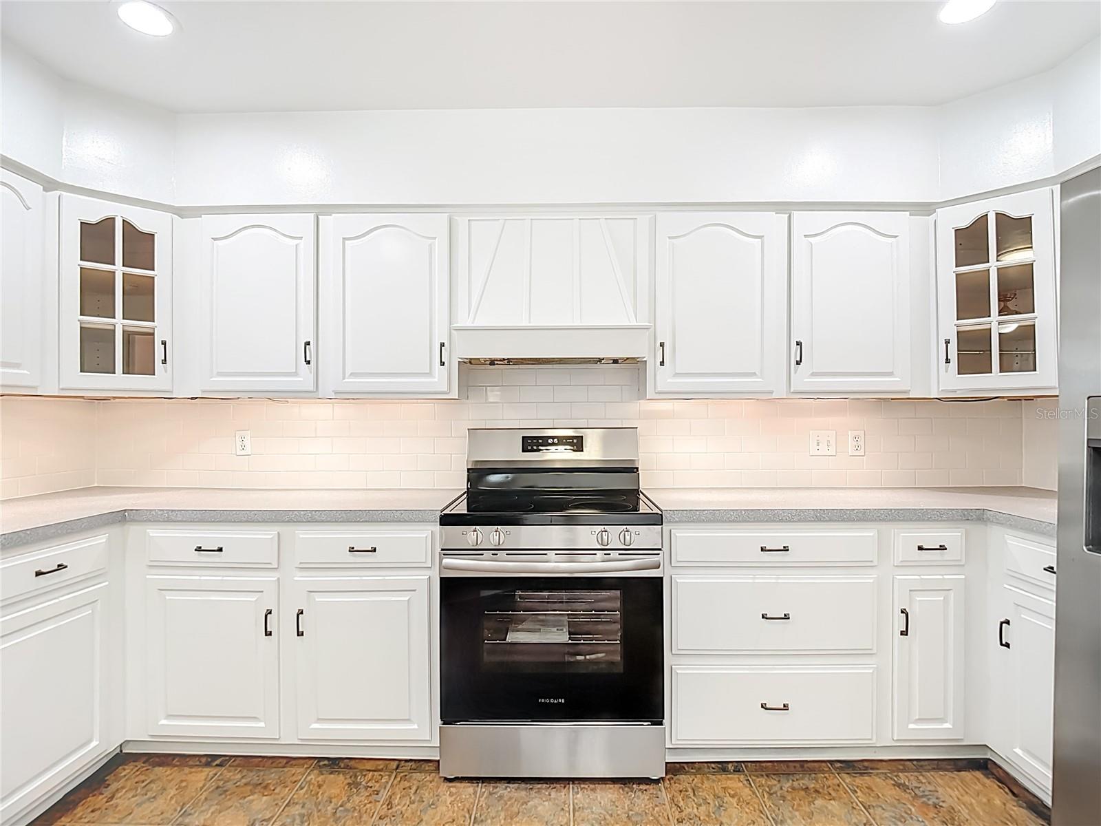 Image 17 of 57 For 1133 Burke Avenue