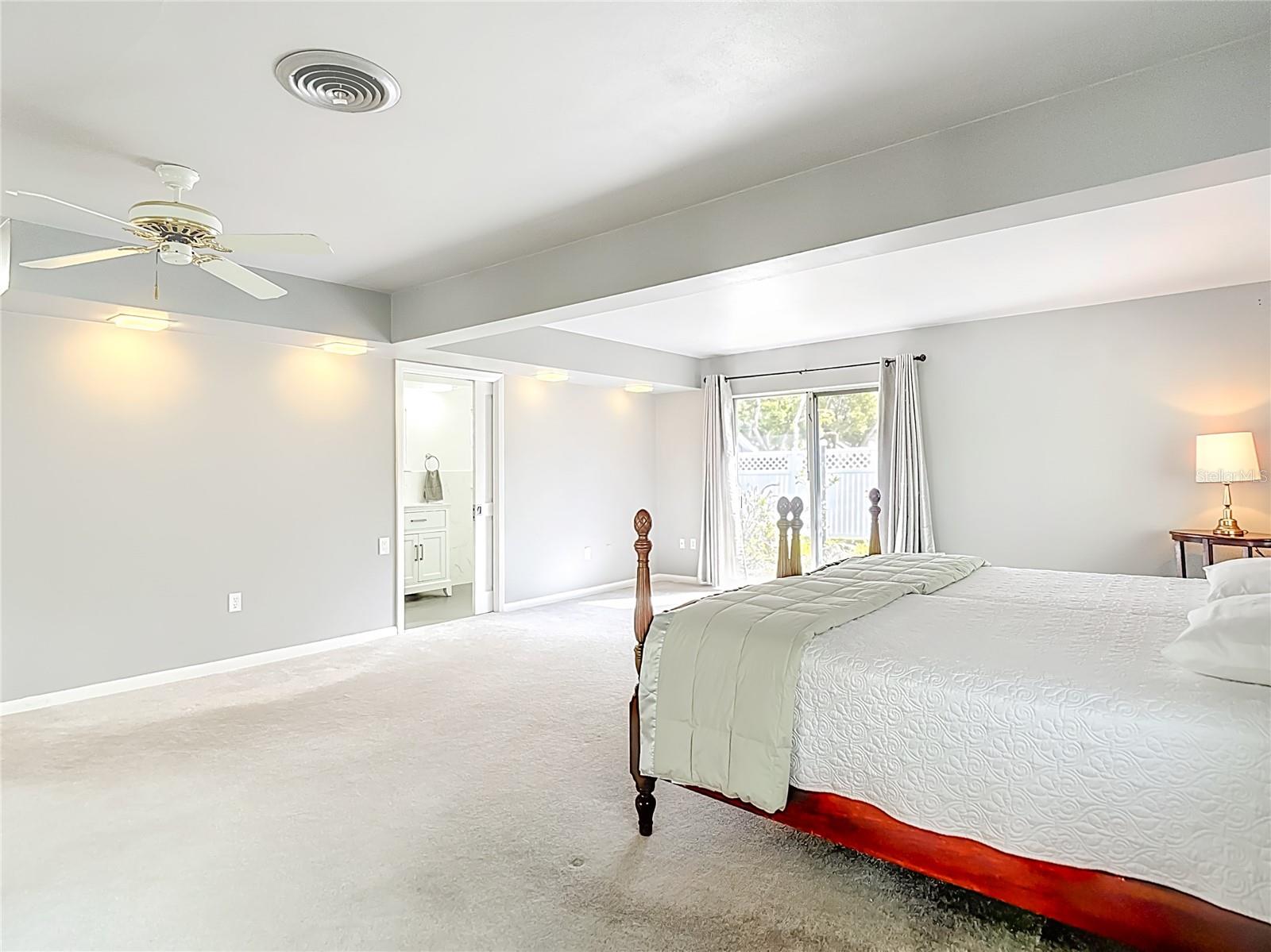 Image 22 of 57 For 1133 Burke Avenue