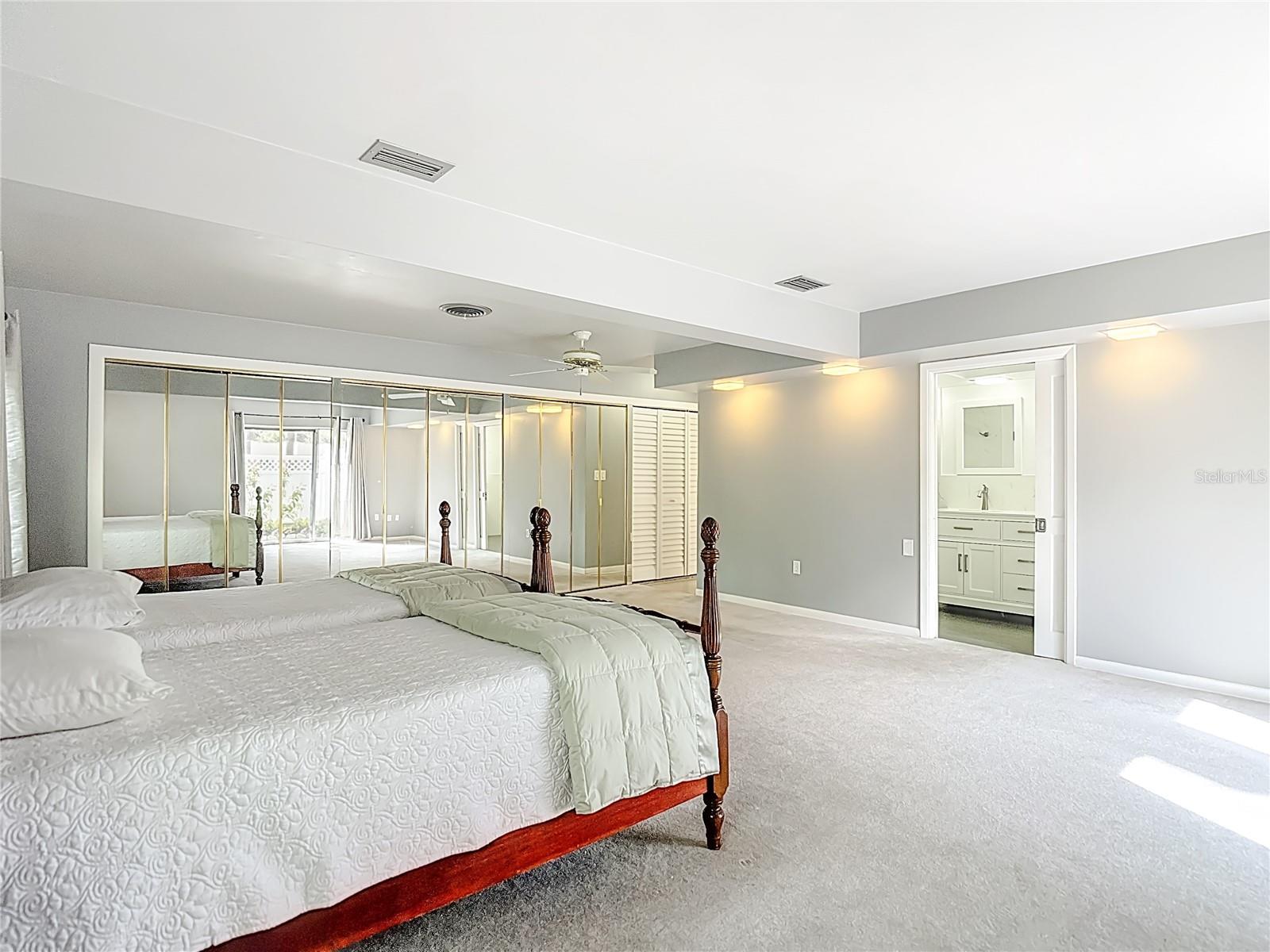 Image 24 of 57 For 1133 Burke Avenue