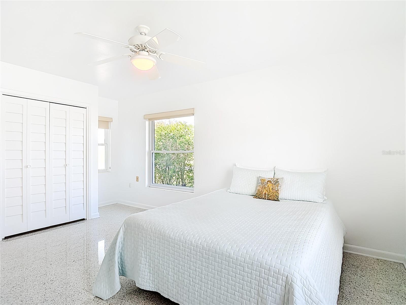 Image 32 of 57 For 1133 Burke Avenue