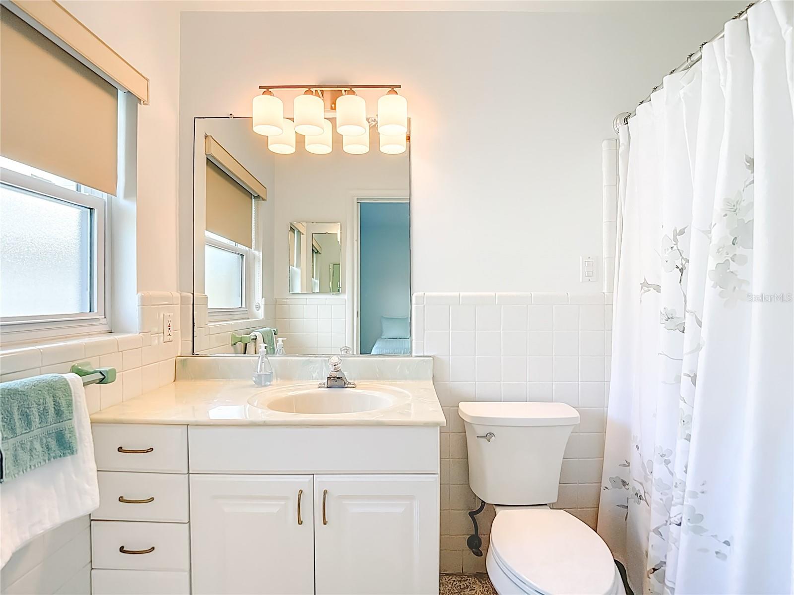 Image 34 of 57 For 1133 Burke Avenue