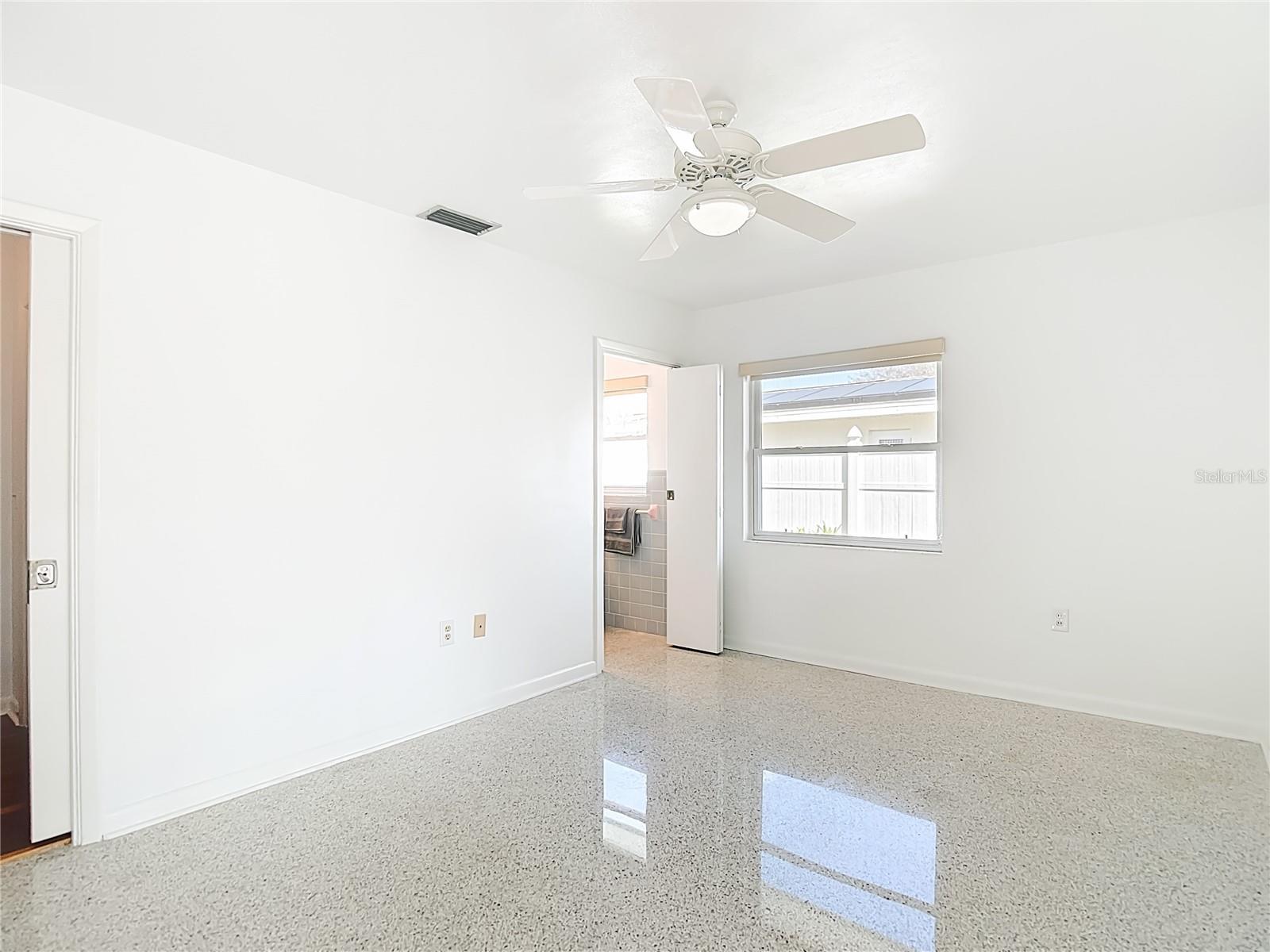 Image 39 of 57 For 1133 Burke Avenue