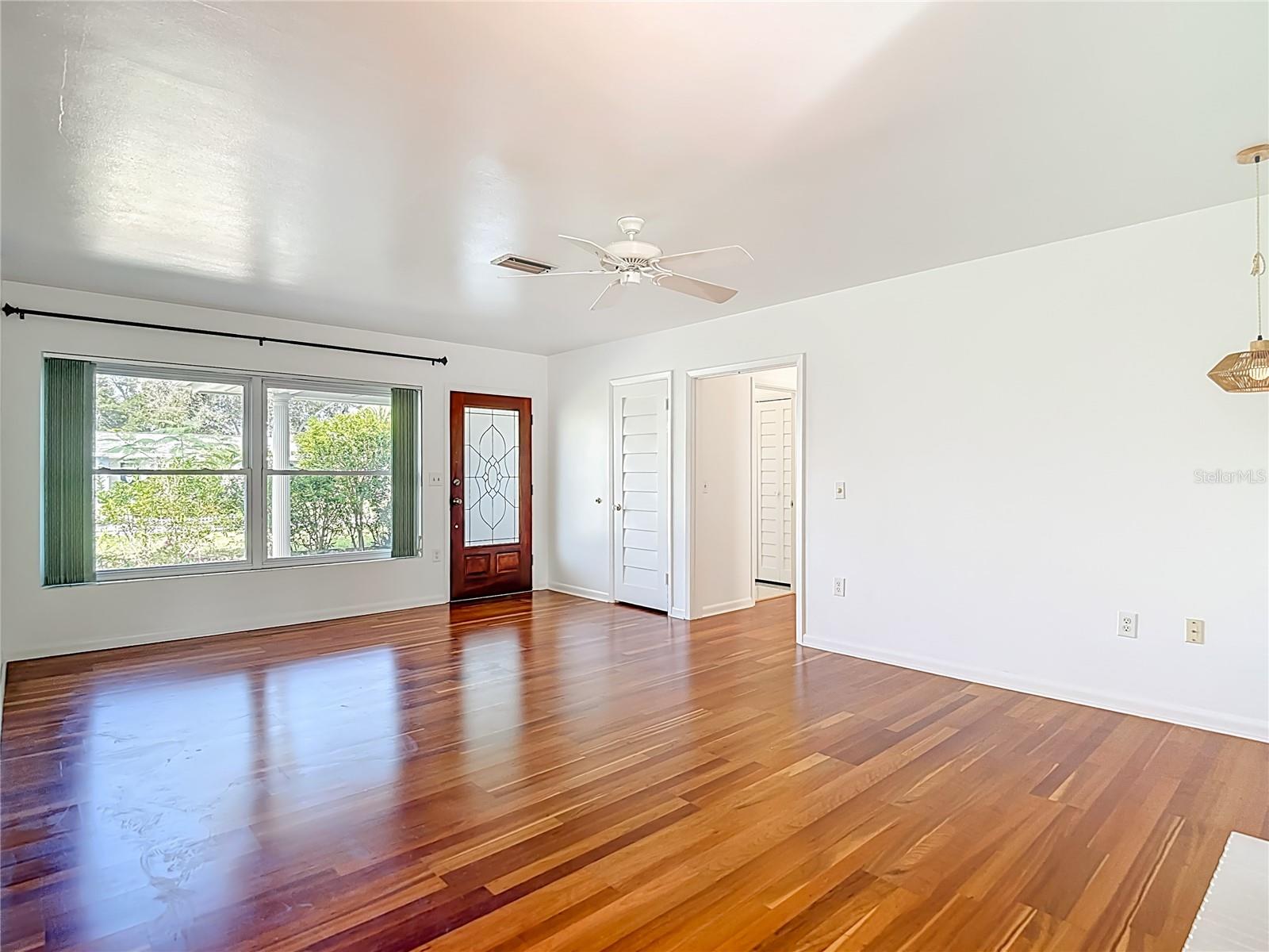 Image 4 of 57 For 1133 Burke Avenue