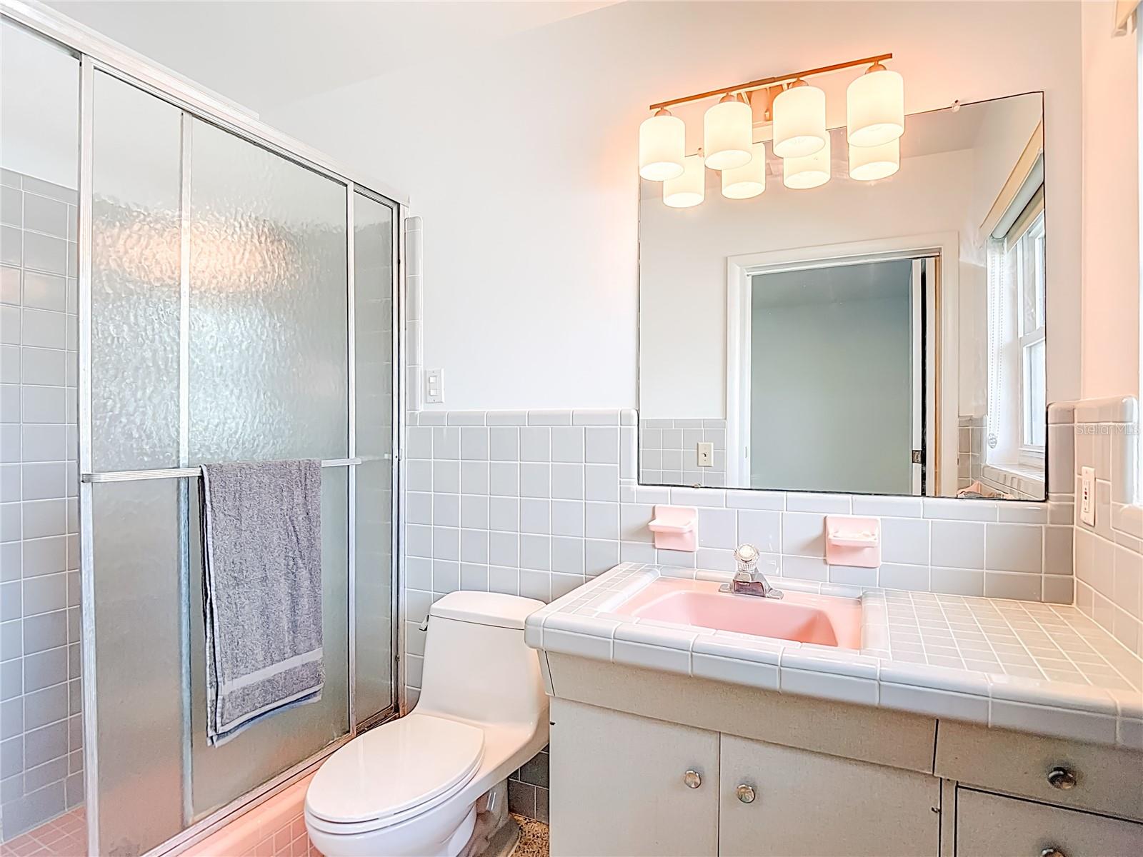 Image 41 of 57 For 1133 Burke Avenue