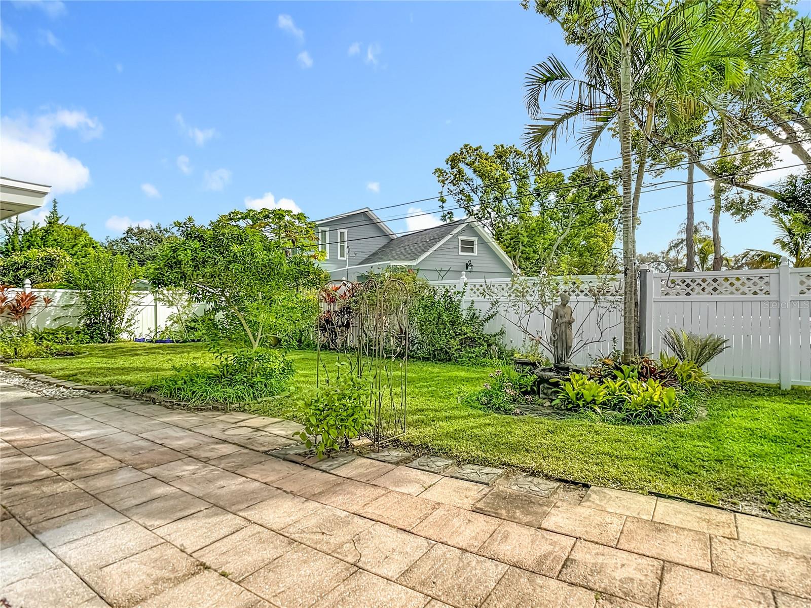 Image 50 of 57 For 1133 Burke Avenue