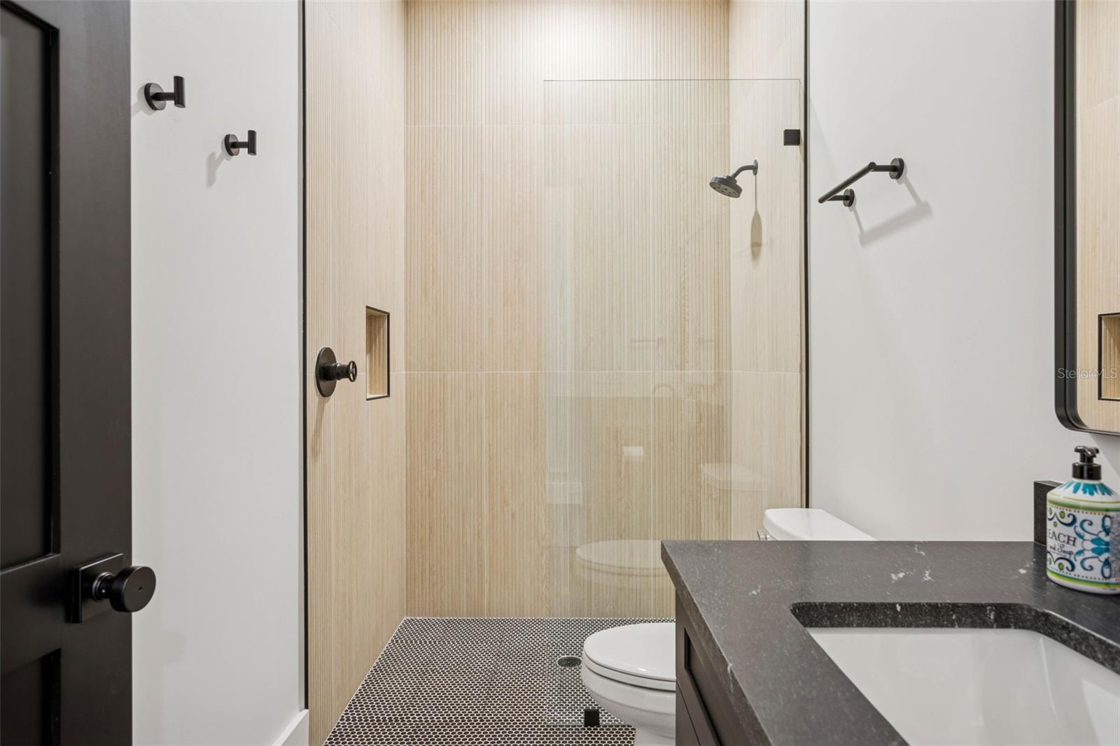 Image 17 of 64 For 708 Kentucky Avenue