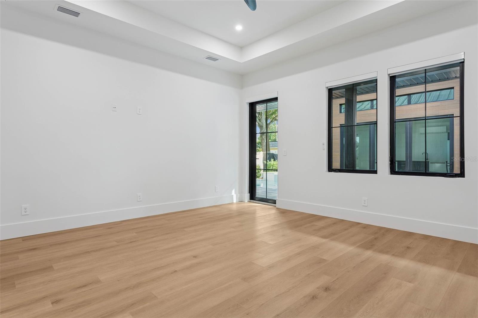 Image 34 of 64 For 708 Kentucky Avenue