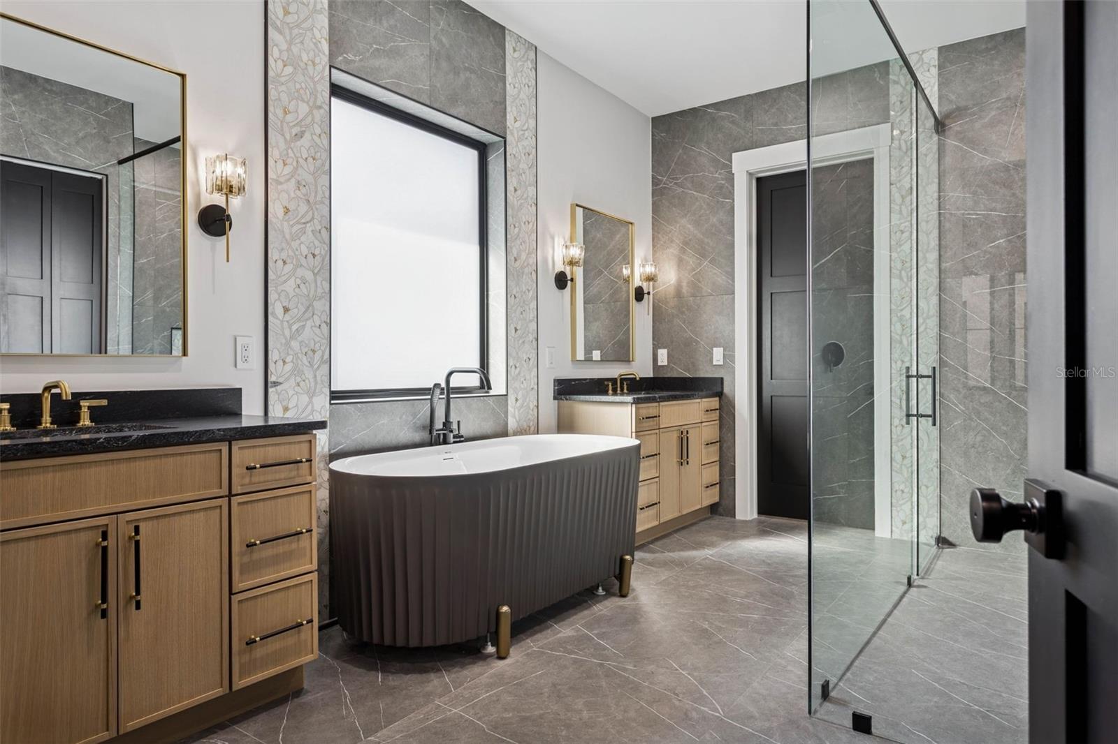 Image 38 of 64 For 708 Kentucky Avenue