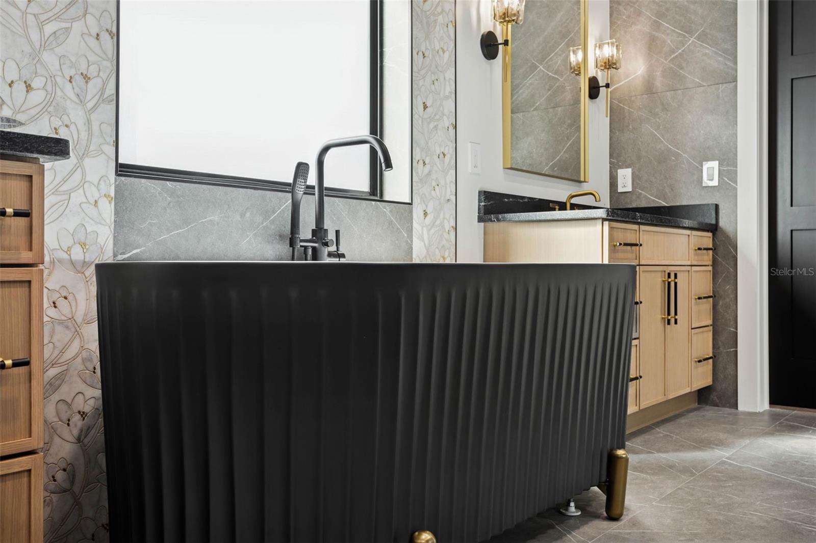 Image 41 of 64 For 708 Kentucky Avenue