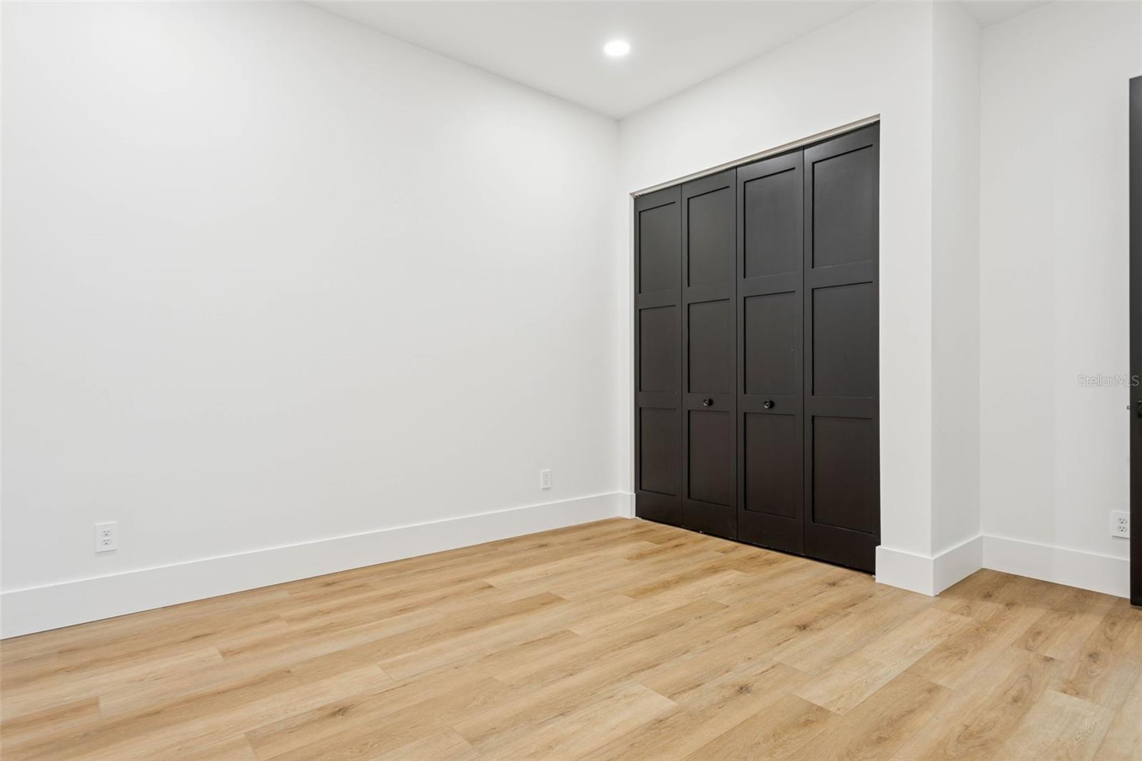 Image 47 of 64 For 708 Kentucky Avenue