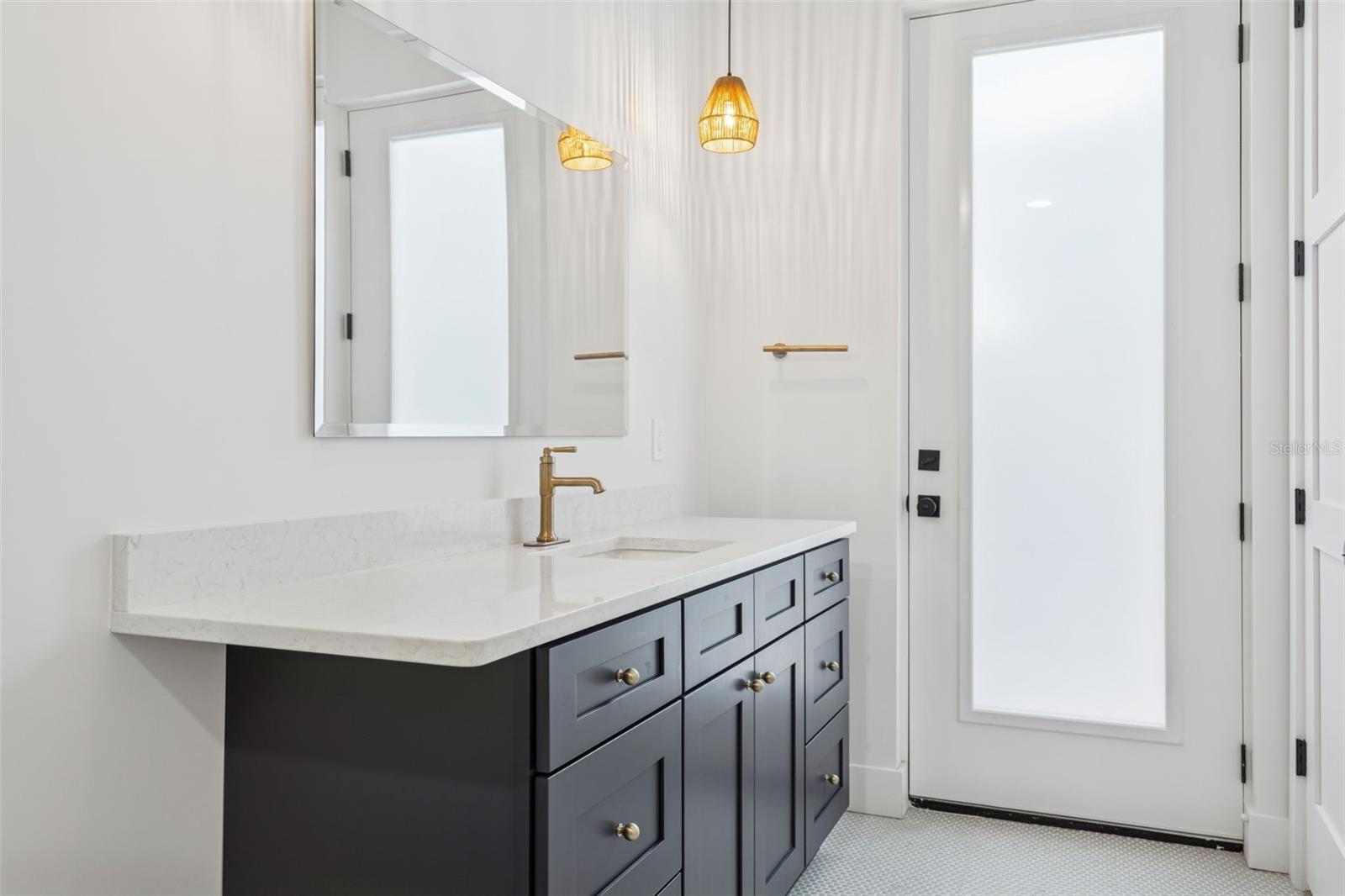 Image 9 of 64 For 708 Kentucky Avenue