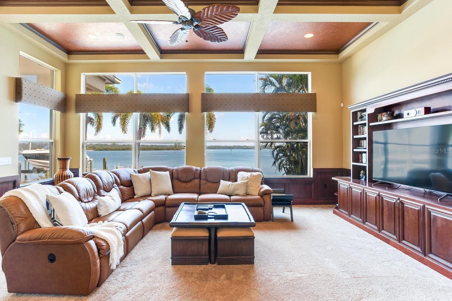 Listing photo id 41 for 17371 Kennedy Drive