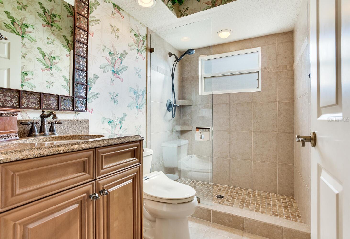 Listing photo id 47 for 17371 Kennedy Drive