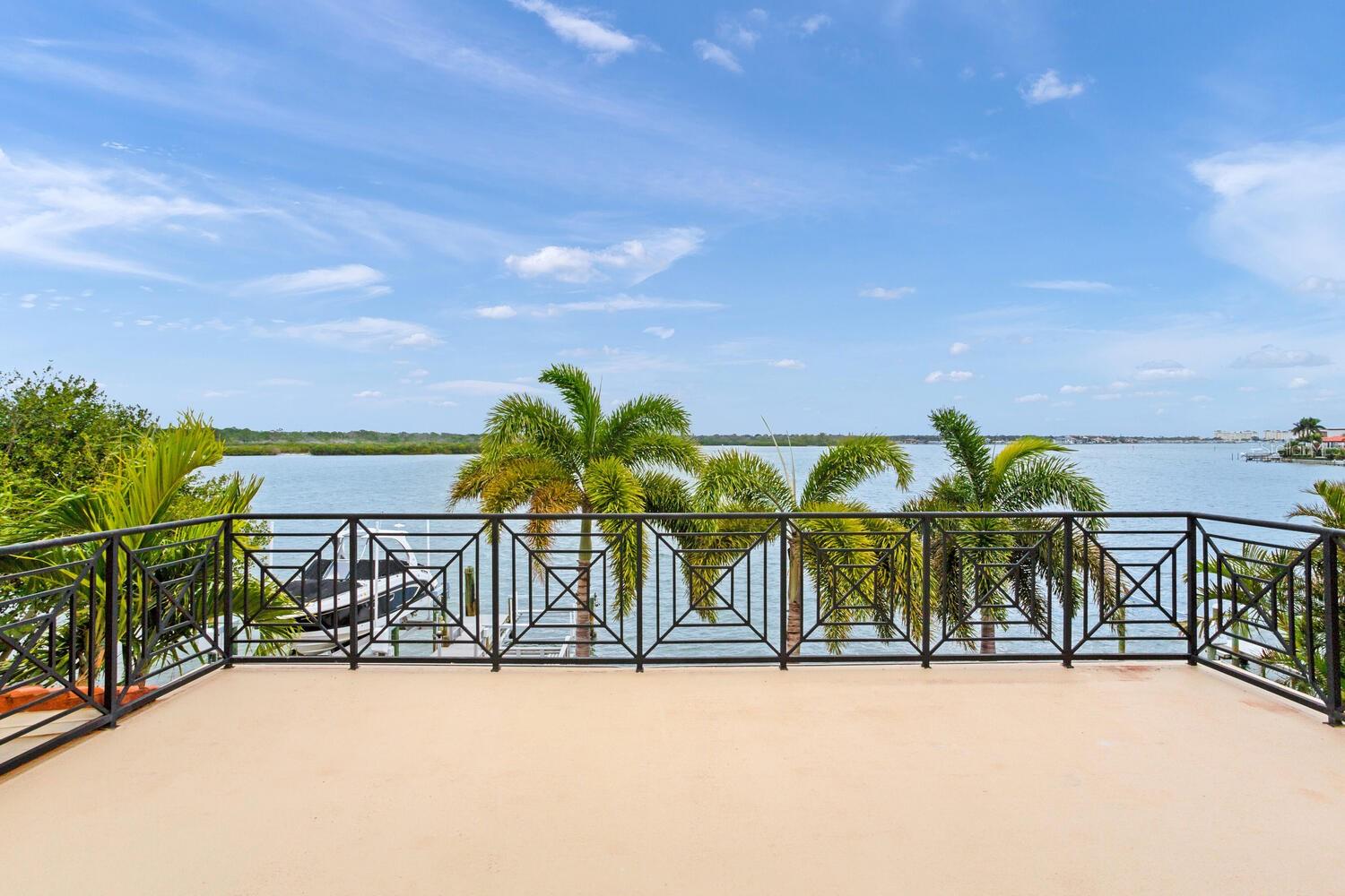 Listing photo id 56 for 17371 Kennedy Drive