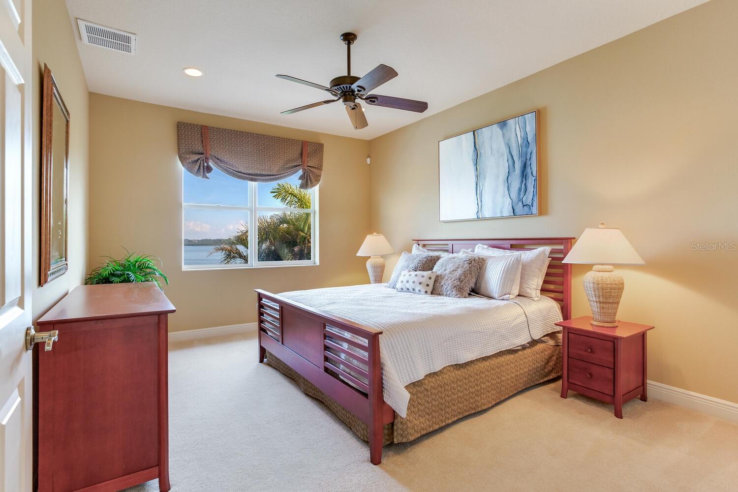 Listing photo id 64 for 17371 Kennedy Drive