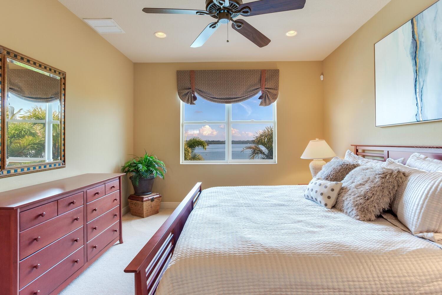 Listing photo id 65 for 17371 Kennedy Drive