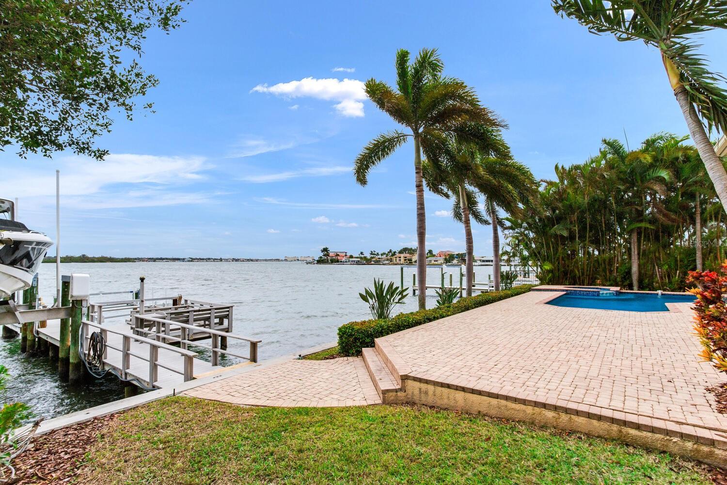 Listing photo id 76 for 17371 Kennedy Drive