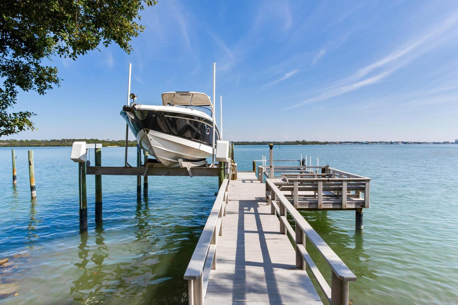 Listing photo id 77 for 17371 Kennedy Drive