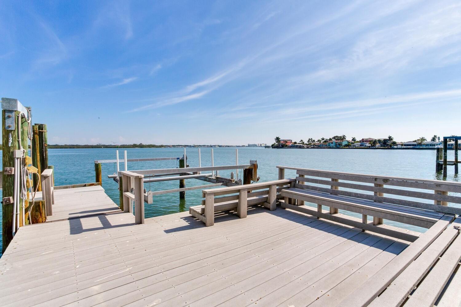 Listing photo id 78 for 17371 Kennedy Drive