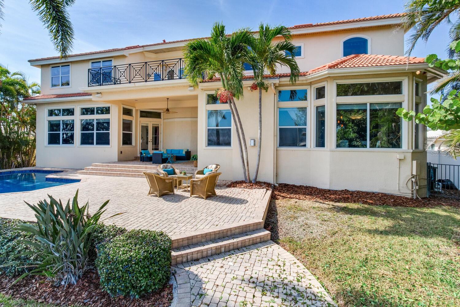 Listing photo id 80 for 17371 Kennedy Drive