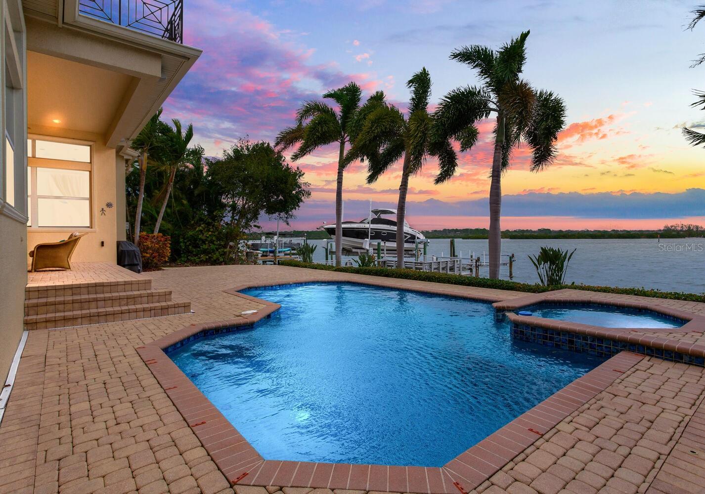 Listing photo id 86 for 17371 Kennedy Drive