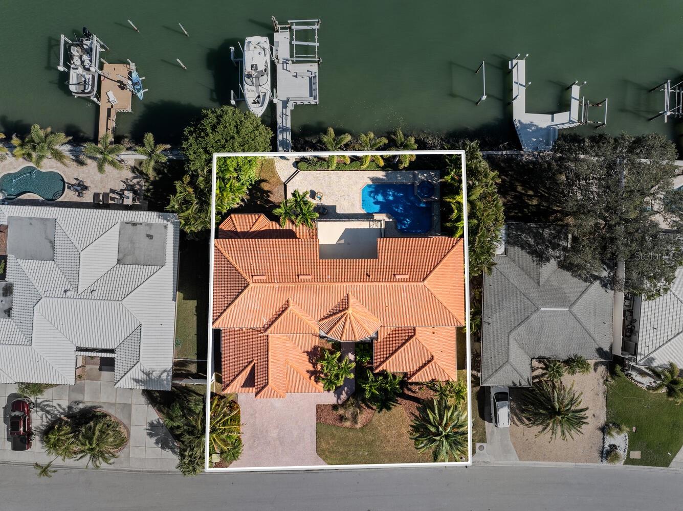 Listing photo id 92 for 17371 Kennedy Drive