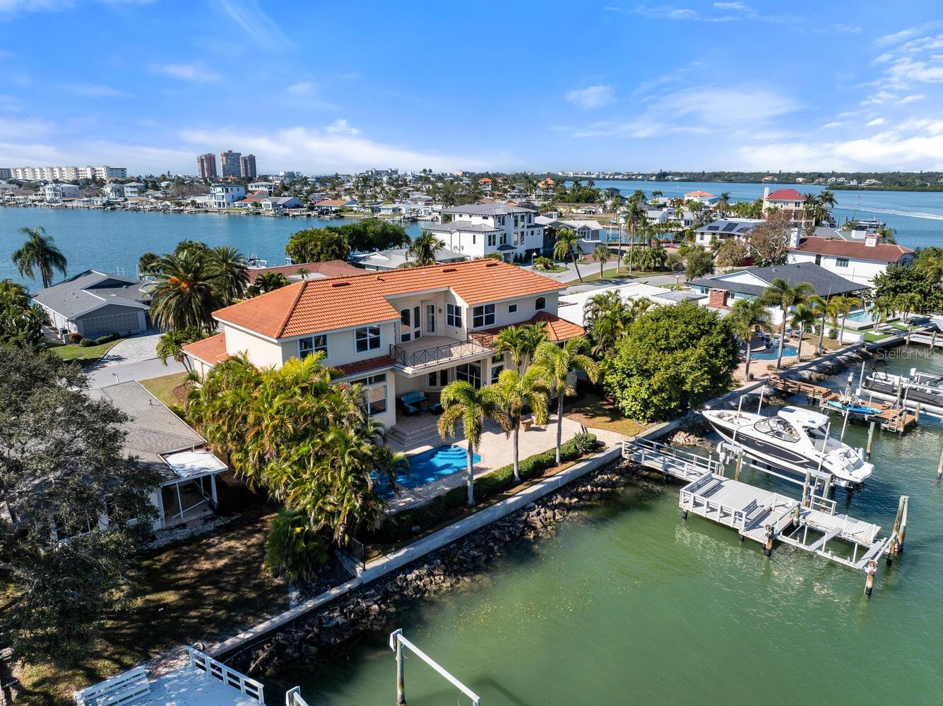 Listing photo id 93 for 17371 Kennedy Drive