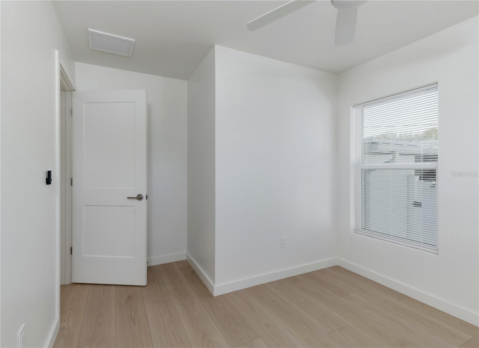 Image 14 of 22 For 7291 8th N