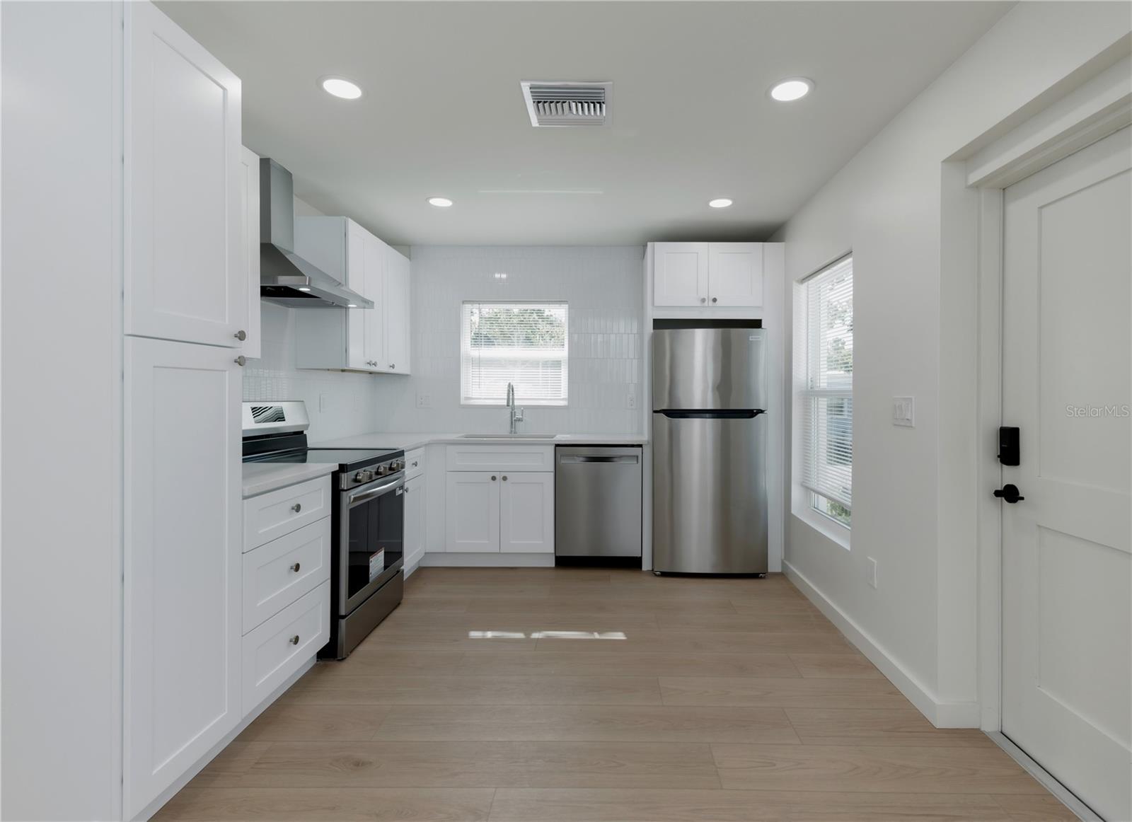 Image 8 of 22 For 7291 8th N