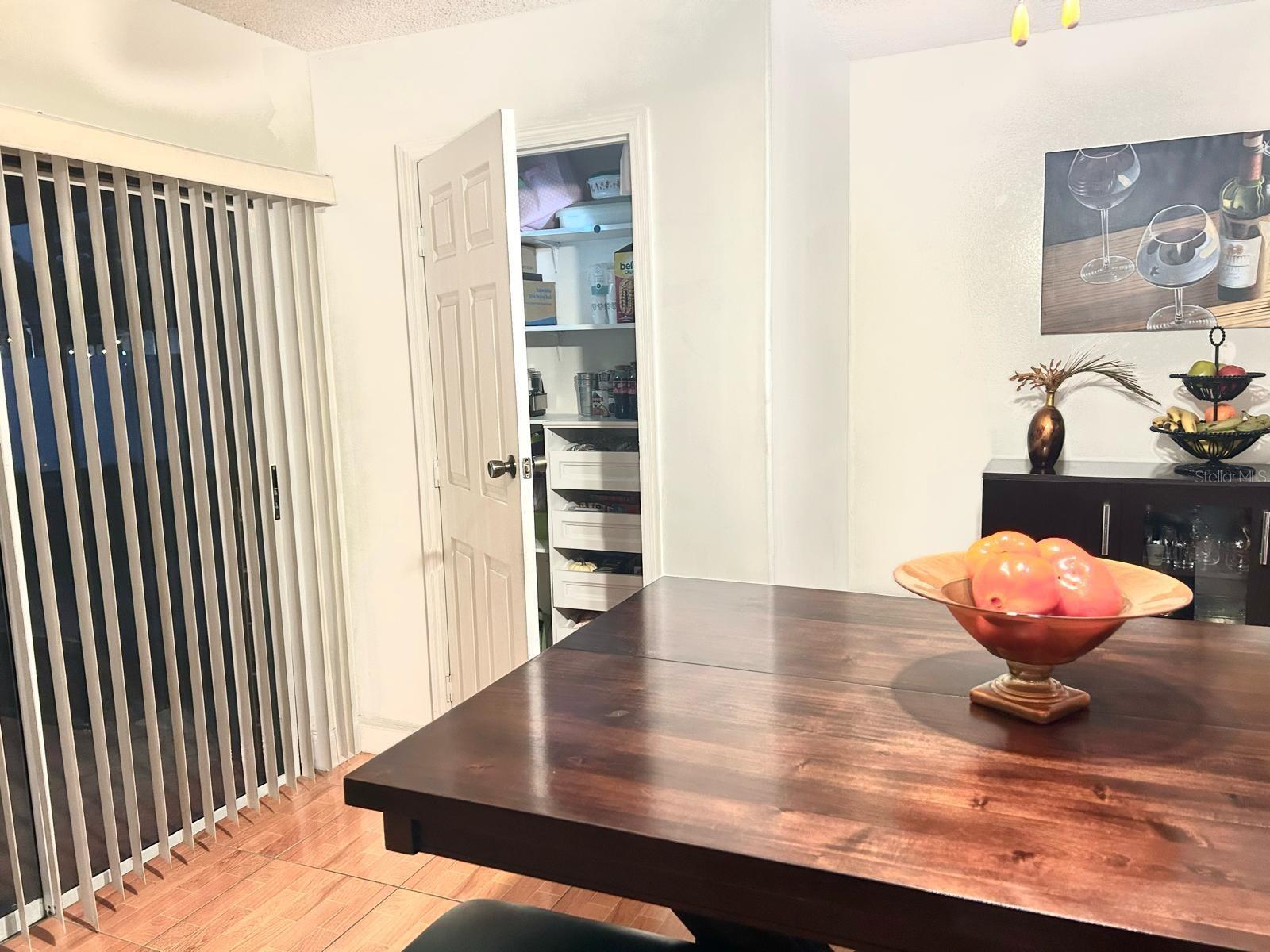 Listing photo id 10 for 522 Wynnwood Drive