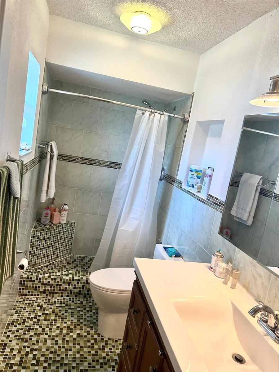 Listing photo id 17 for 522 Wynnwood Drive