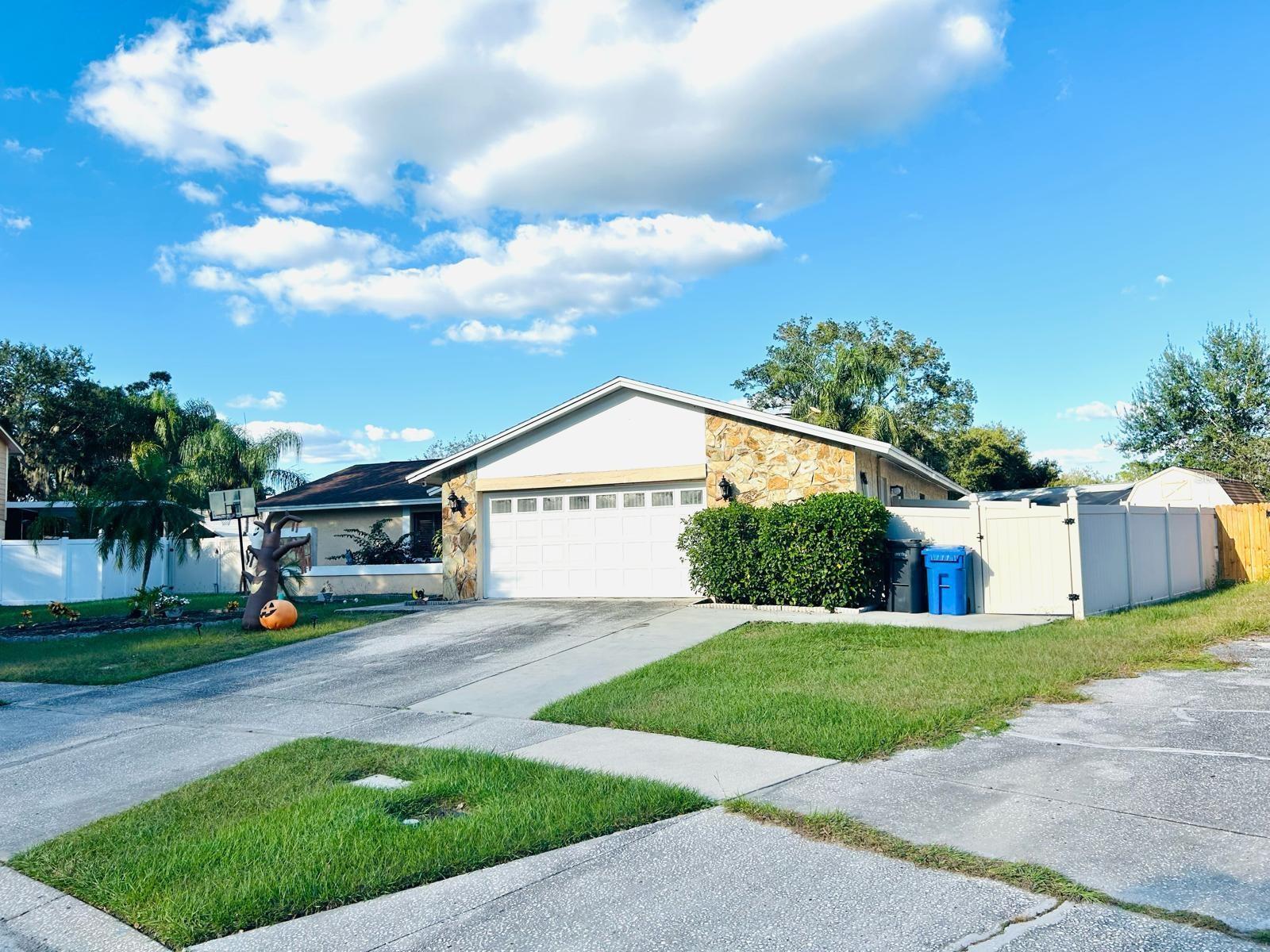 Listing photo id 0 for 522 Wynnwood Drive