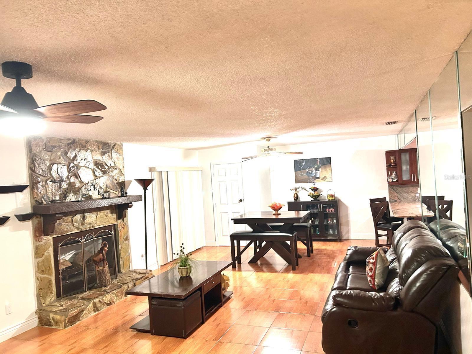 Listing photo id 24 for 522 Wynnwood Drive